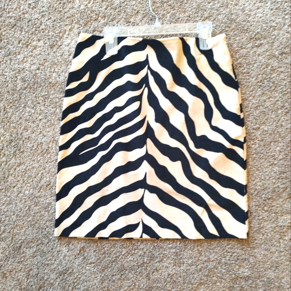 Isaac Mizrahin Size 12 Animal Print Skirt!